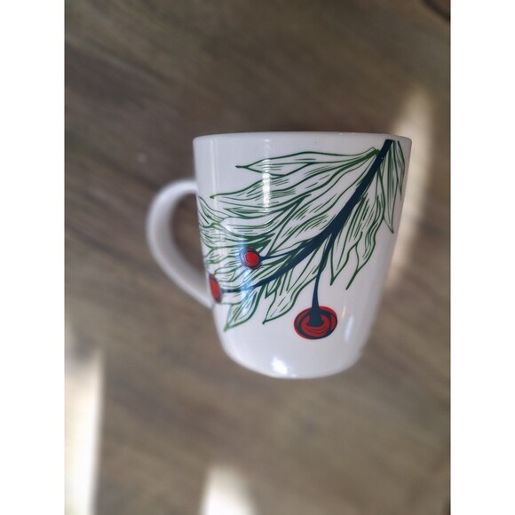 Starbucks 2020 Christmas Holiday Coffee Mug/Cup 12 Oz. White Red Holly Berries - Picture 5 of 5